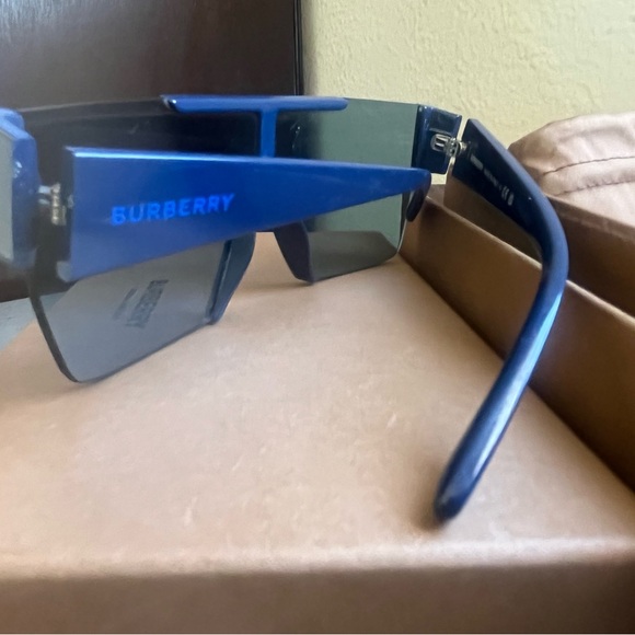 Burberry Navy and Gray Sunglasses - Picture 3 of 5